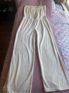 Beyond Yoga.  Women’s Wide-Leg Cream Jumpsuit Pants